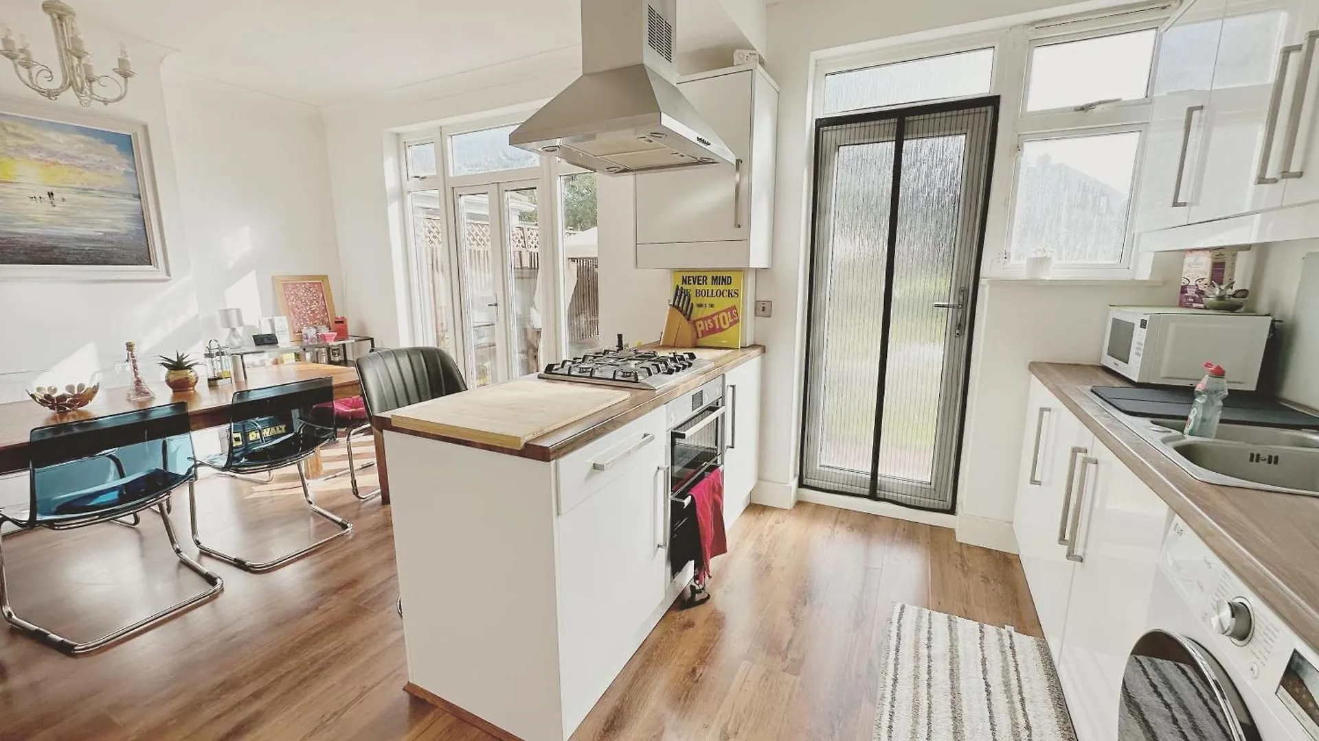 Urban Oasis Entire House 3 Beds 2 Living Room Expansive Garden Eltham 0*,  United Kingdom