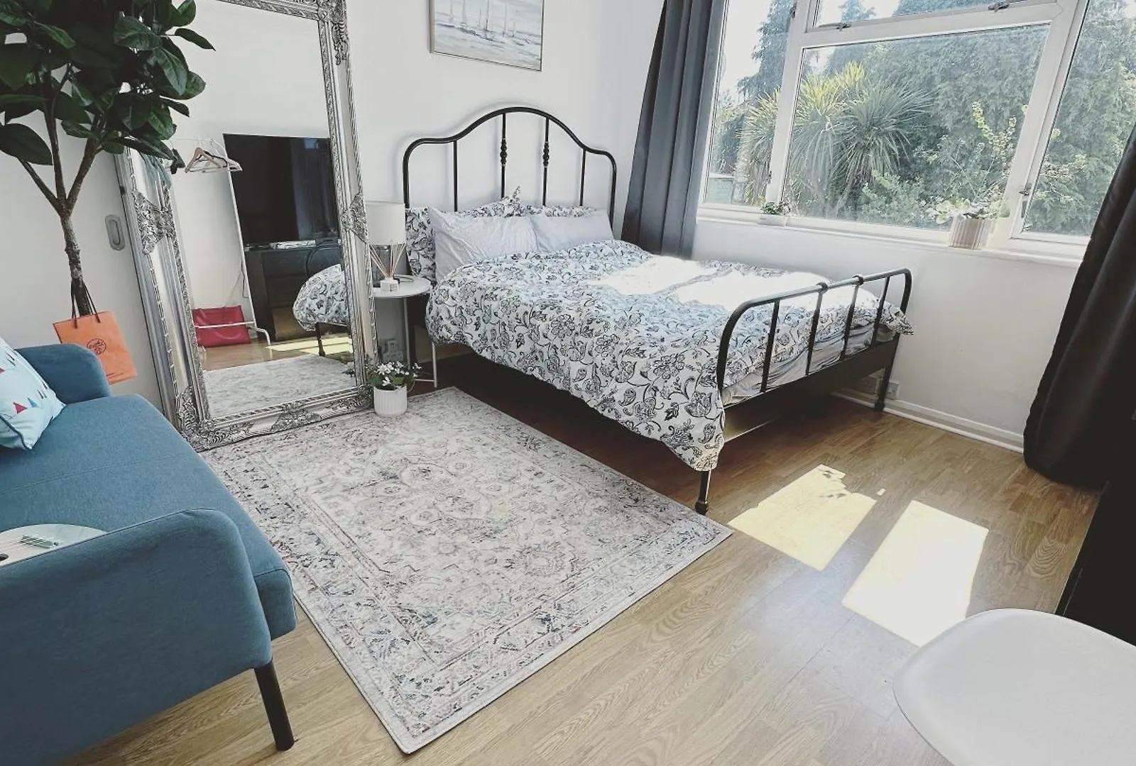 Urban Oasis Entire House 3 Beds 2 Living Room Expansive Garden Eltham Holiday home